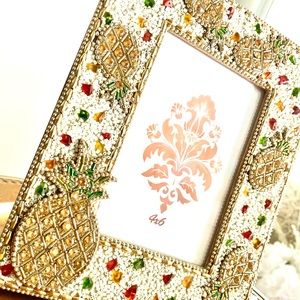 BEAUTIFUL Pineapple Bead Frame
